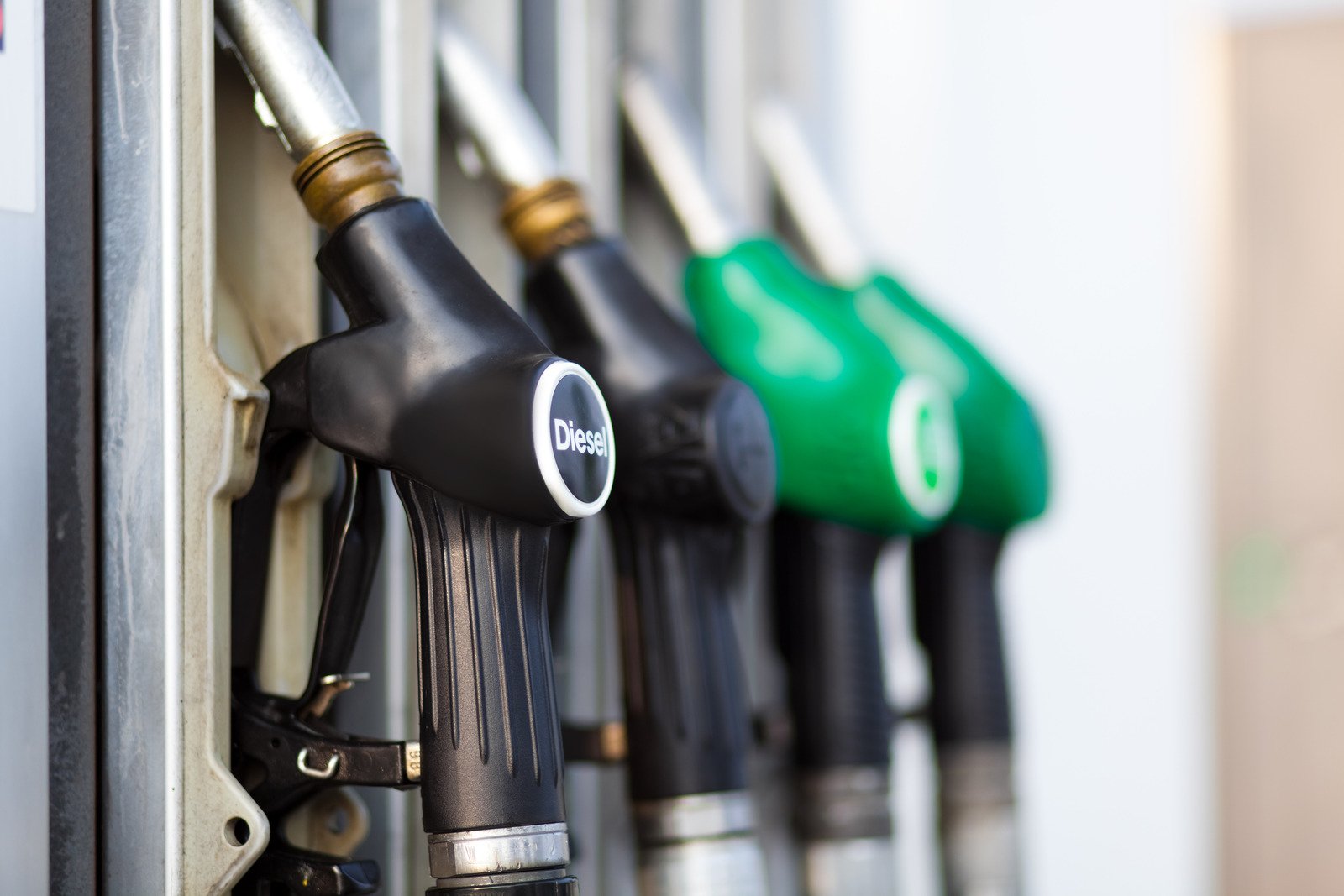 Range rover fuel online pump replacement cost